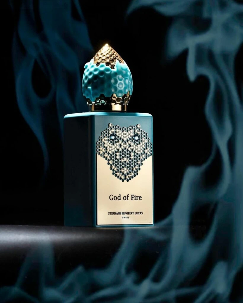 Fruta tropical sobre oud, sin transición suave