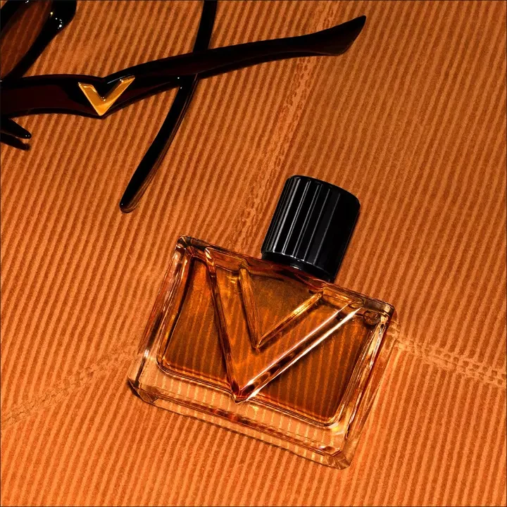 El nombre es de 1991, el perfume no